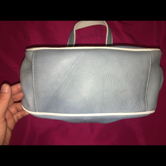 Clearance 🛍 Light blue with white fossil handbag. - Picture 4 of 7